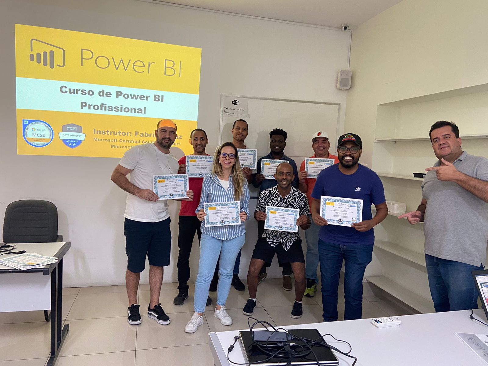 Turma do Curso Presencial Power BI + IA - Fabridata